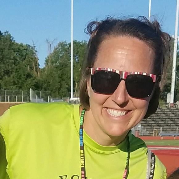 Meet your Posher, Jolane - Picture 1 of 1